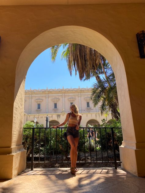 balboa park, san diego Poses Summer, Balboa Park San Diego, Vibes Outfit, Summer Poses, San Diego Travel, Grad Photoshoot, Park Pictures, Senior Trip, San Diego Beach