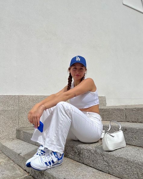 Adidas Sneakers Outfit, Blue Adidas Shoes, Normcore Outfits, Balenciaga Adidas, Looks Adidas, Adidas Outfit Shoes, Outfits Con Jeans, Forum Low, Adidas Retro