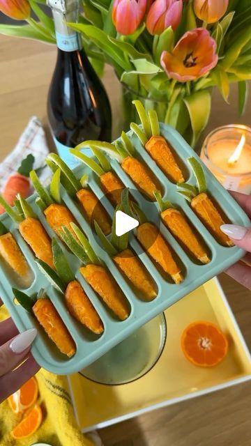 Cocktails (21+ to follow) on Instagram: "Spring carrot ice cubes 🥕 These frozen delights are ideal for Easter brunch mimosas, requiring nothing more than an orange and lime slice! Would you try this? ⬇️ @jessiejanedaye 
#viral #icecubes #cocktails #cocktailhacks #homebarhacks #springtime #mimosas" Carrot Ice Cubes, Easter Ice Cubes, Mimosa Ice Cubes, Carrot Mimosa, Easter Drink, Easter Cocktails, Lime Slice, Mini Carrots, Easter 2024