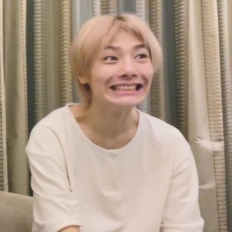 In Funny Face Skz, Weird Skz Pics, Yang Jeongin Funny Face, Jeongin Icons Funny, Silly Skz Icons, Skz 0.5 Pics, Funny I.n Pictures, Jeongin Baby Pictures, Jeongin Funny Pics