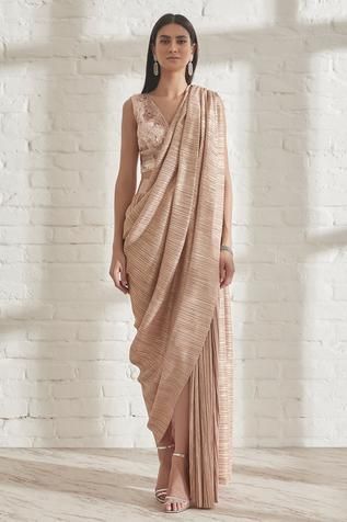 Metallic Saree, Drape Sarees, Pleated Saree, Desi Fits, Drape Saree, Indian Blouse, Pink Metallic, Indian Fashion Designers, Embellished Top