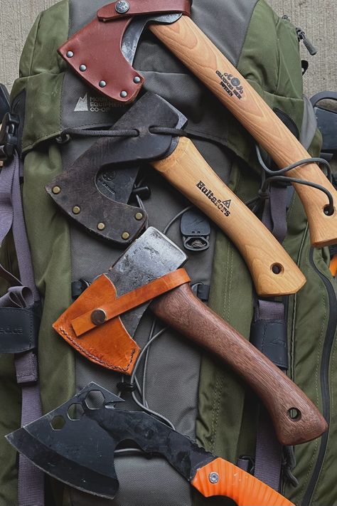 Why its smart weight and what to look for. #axe #outdoor #backpacking #bushcraft #camping Bushcraft Backpack, Camping Hatchet, Anvils, Bushcraft Camping, Camping Crafts, The Apocalypse, Bag Clips, Camping Essentials, Random Facts