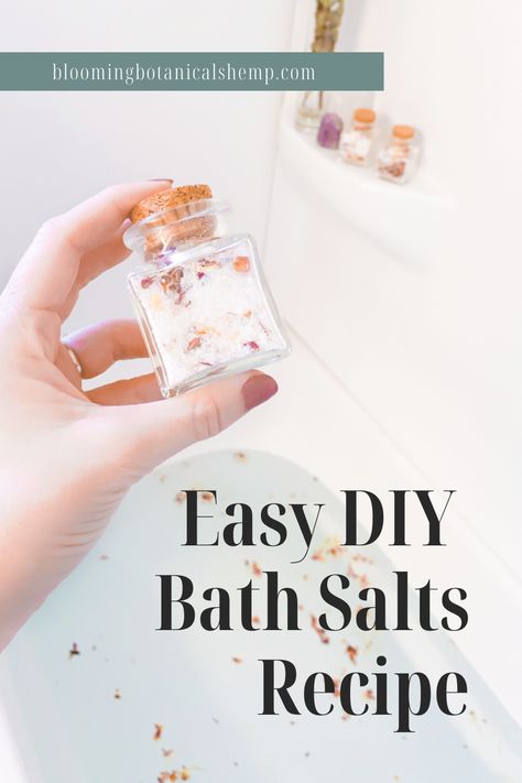 Easy Bath Salts Recipe, Diy Bath Salts Easy, Diy Bath Salts Recipe, Diy Salt Scrub Recipe, Bath Salt Recipe, Bath Salts Diy Recipes, Diy Bath Salts, Diy Bath Soak, Diy Bath Salt