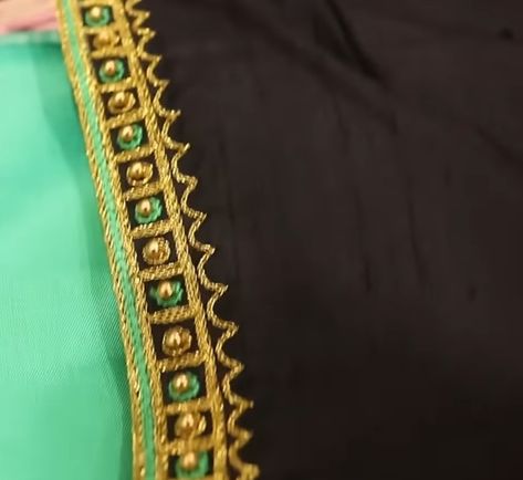 Traditional Saree Blouse Designs, Blouse Designs Aari Work, Simple Blouses, Maggam Blouses, Blouse Maggam Work, Aari Design, Embroidery Blouses, Maggam Work Blouse, Latest Blouse Designs Pattern