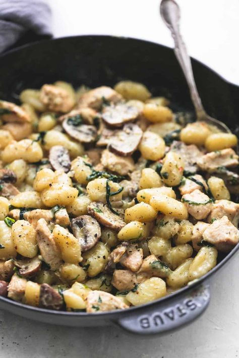 Recipes Using Gnocchi, Mushroom Gnocchi, Gnocchi Dishes, Mushrooms And Spinach, Chicken And Mushroom, Chicken Gnocchi, Gnocchi Recipes, Mushroom Chicken, Mushroom Recipes