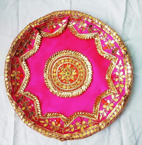 Unique Aarti Thali Decoration Ideas, Wedding Packings, Arti Decoration, Thali Cover, Krishna Decoration, Diwali Theme, Leaf Decor Wedding, Aarti Thali, Wedding Packing