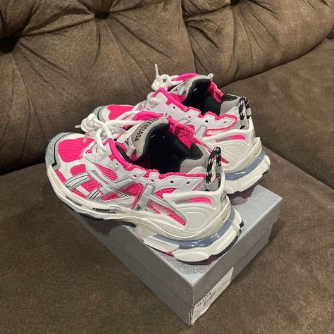 Pink, White And Grey Trendy Shoes Sneakers, Preppy Shoes, Pretty Shoes Sneakers, Jordan Shoes Retro, Balenciaga Sneakers, Shoes Outfit Fashion, Shoe Gallery, Nike Vintage, Shoe Inspo