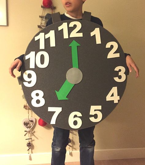 Clock Costume, Nursery Rhyme Costume, Kids Craft Work, Vocabulary Parade, Fancy Dress Costumes Kids, World Book Day Ideas, Fancy Dress Ideas, Fancy Dress Competition, Cardboard Costume