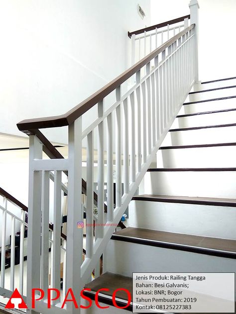 Railing Tangga Porch Rails, Front Building Design, Railing Tangga, Porch Railing, Furniture Design Wooden, Staircase Design, Bogor, Stairs Design, Building Design