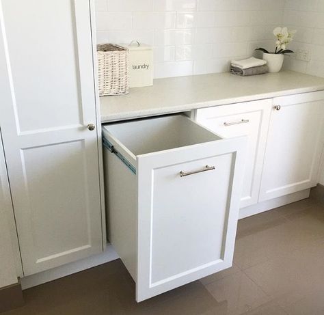 Pull out laundry hamper By ourhamptonsstyleforeverhome Instagram Small Bathroom Organization Ideas, Laundry Room Storage Shelves, Room Storage Diy, Hampton Style, Small Bathroom Organization, Diy Bathroom Storage, Laundry Design, Boutique Ideas, Laundry Room Remodel