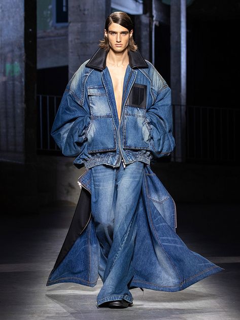 Discover JUUN.J Spring Summer 2025 Collection Juun J, Vogue Men, Denim Inspiration, Denim Ideas, Winter Lookbook, Summer Lookbook, Model Look, Fashion Group, Denim Details