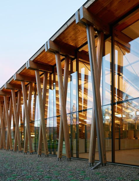 Old wooden barns inform Graham Baba's office building for Washington fruit company Timber Architecture, Architect Magazine, Wooden Architecture, Wood Architecture, Timber Structure, Wood Structure, Structure Architecture, Metal Building Homes, Pergola Patio