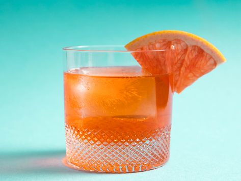 Unusual Negroni (Aperol, Lillet, and Gin Cocktail) Aperol Cocktails, Best Gin Cocktails, Negroni Cocktail, Grapefruit Cocktail, Best Cocktail Bars, Gin Cocktail Recipes, Hendricks Gin, Cocktail Bitters, Cocktail Photography