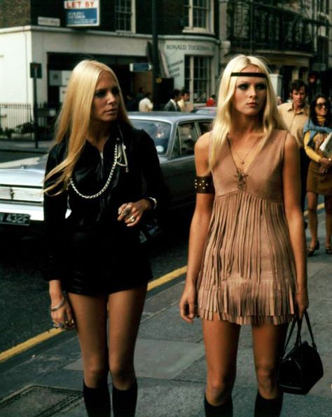 Throwback 70s Street Style, A Look At Fa... 1960s Outfit Ideas, Cher 70s, 70s Mode, Fashion 60s, Moda Hippie, 1960s Outfits, Fashion 1970s, Fashion 70s, 70s Inspired Fashion