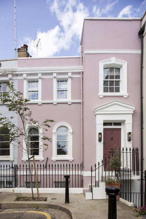 Photo 1 of 16 in A Candy Pink Pied-à-Terre in London Is Sumptuously Reimagined - Dwell Cinder Rose Farrow And Ball, Staircase Windows, Curved Handrail, Metal Balustrade, Stairs Handrail, Cinder Rose, Bayswater London, Design Stairs, Bespoke Joinery