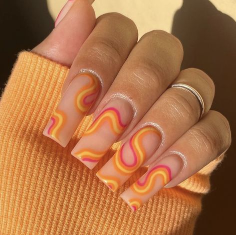 Funky Nails Summer, Groovy Nails Acrylic, Swirly Acrylic Nails, Orange And Purple Nails, Swirly Nail Designs, Summer Vibes Nails, Pink And Orange Nails, Swirly Nails, Round Square Nails