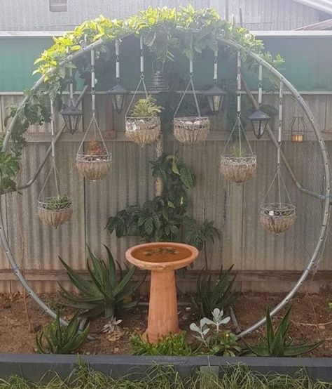 Trampoline Upcycle Ideas, Recycled Trampoline, Trampoline Ideas, Old Trampoline, Hippie House, Backyard Playground, Trampolines, Outdoor Decor Backyard, Diy Backyard