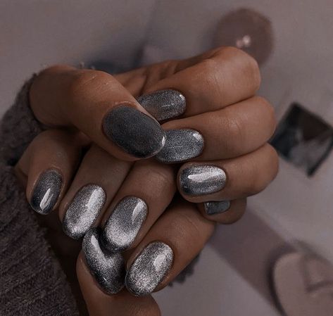 Nails Gray, Winter Manicure, Hippie Nails, Glitter Gel Polish, Eye Nails, Minimalist Nail Art, By The Fireplace, Matte Nails Design, Cozy Moments