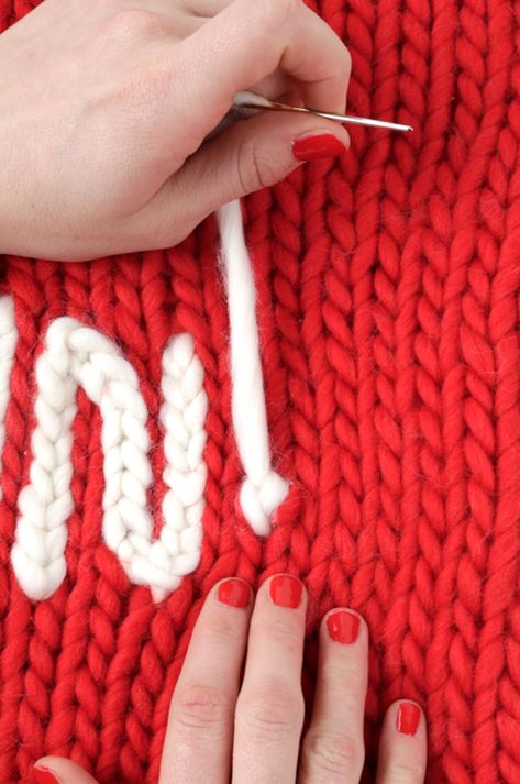 How to make the chain stitch 5 Embroidery On Crocheted Items, How To Crochet Names On A Blanket, Crochet Words On Blanket, Embroidering On Crochet, How To Embroider On Crochet, Embroider Words, Crochet Name, Crochet Letters, Knitted Items