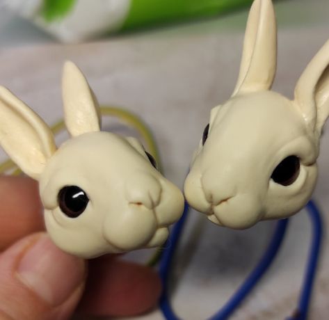 Bunny Sculpture Clay, Clay Rabbit, Bunny Sculpture, Clay Bunny, Rabbit Sculpture, Paper Mache Sculpture, Bunny Art, Polymer Clay Miniatures, Clay Animals