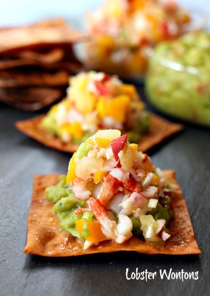 An appetizer that will impress without breaking the bank. Lobster salad with mango & pineapple on homemade crispy wontons! Lobster Wontons, Lobster Appetizers, Lobster Tacos, Easy Delicious Appetizers, Salad With Mango, New Years Appetizers, Lobster Salad, Wonton Recipes, Appetizers For A Crowd