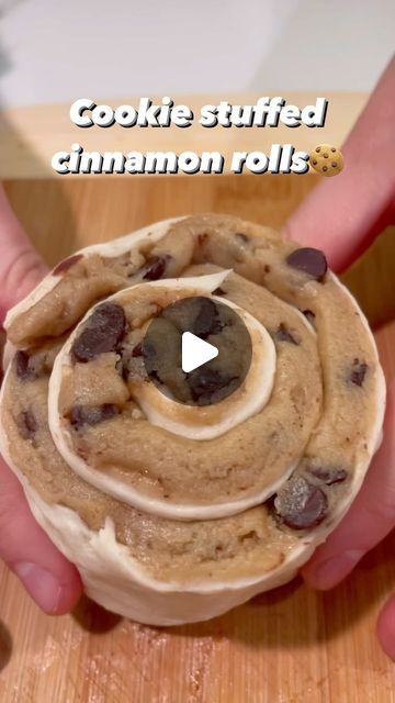 grubspot. on Instagram: "COOKIE STUFFED CINNAMON ROLLS🍪 #grubspot" Stuffed Cinnamon Rolls, Danish Cuisine, Easy Sweets, Brownie Ingredients, Beach Hacks, No Dairy Recipes, Cinnamon Buns, Morning Food, Cookies Recipes Christmas