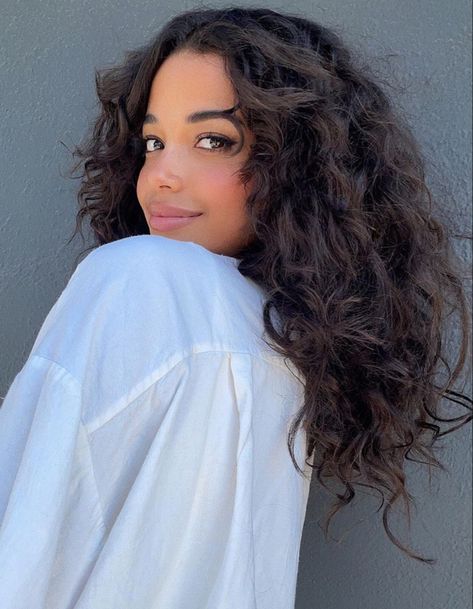 Long Layers On Curly Hair, Layers On Curly Hair, Poc Women, Ella Balinska, Girl Boss Motivation, Female Character Inspiration, Long Black Hair, Beautiful Moon, Women Art