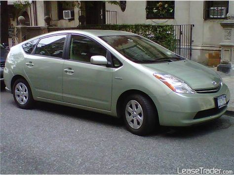 Light green Prius Prius Aesthetic, Pam Beesly, Prius Car, Toyota Prius Hybrid, Green Motorcycle, Car Things, Dream Vehicles, Old Lights, Phone Aesthetic