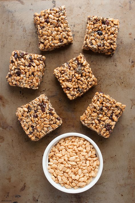 Up your rice crispy game with some chia, cacao and hemp for a healthier treat. | Healthy Superfood Rice Crispy Treats from small-eats.com Rice Crispy Treats Healthy, Protein Rice Crispy Treats, Rice Crispies Recipe, Crispy Recipes, Healthy Rice, Healthy Superfoods, Rice Crispy Treats, Crisp Recipe, Food Dinner