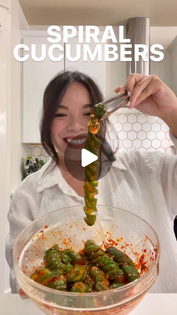 Mimi | Recipes, Travel, & Austin Food on Instagram: "🌶️ Spicy spiral cucumber salad inspired by my fave Korean banchan side dish—oi muchim (오이무침)!  The slinky/accordion shape is not only fun to eat but gives it extra texture & holds all the seasonings perfectly! It’s spicy, salty, sweet, sour—hits all the tastebuds!  INGREDIENTS (5 servings): 10 mini cUcumbers 1 tbs salt 1 green onion, sliced 2 tbs Korean chili flakes (gochugaru) 3 tbs rice vinegar 3 garlic cloves, minced 1 tbs sesame oil 1 tsp sugar 1 tbs sesame seeds  DIRECTIONS: 1. Cut cucumber into spirals. 2. Cover in salt & let sit for 15 mins. 3. Drain, rinse, & pat dry with a towel. 4. Add remaining ingredients & mix. 5. Adjust to your liking & enjoy!  📌 Full recipe (printable & pinnable), link in bio! . . . . .  #cucumbersalad # Spiral Cucumber Salad, Korean Banchan, Korean Chili Flakes, Korean Chili, Recipe Printable, Mini Cucumbers, Austin Food, Cucumber Recipes, Chili Flakes