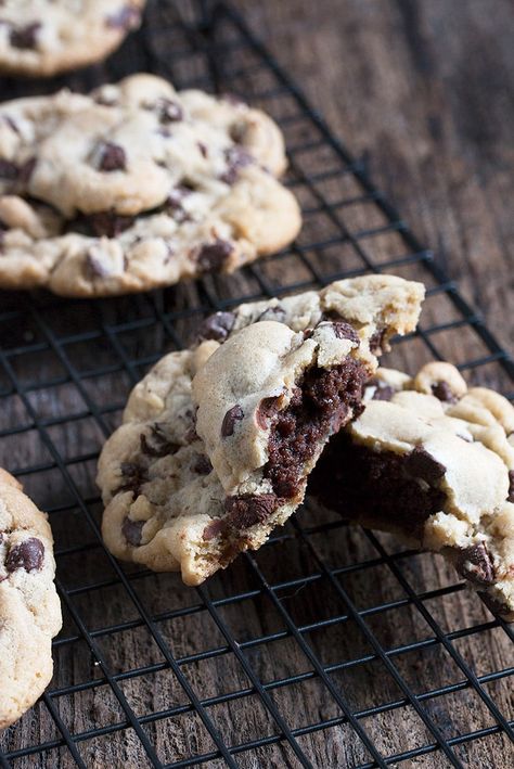 Brownie Stuffed Chocolate Chip Cookies Stuffed Chocolate Chip Cookies, Cookie Dough Cake, Chocolate Chip Brownies, Half Baked, Brownie Cookies, Chocolate Chip Cookie Dough, Yummy Yummy, Tea Cakes, Chocolate Chip Cookie