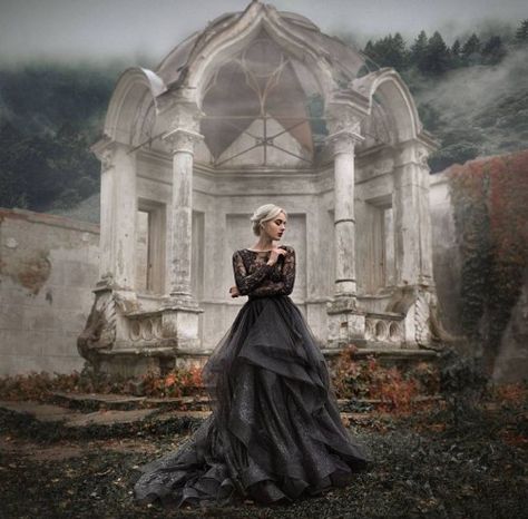 (104) Inoreader - Imagenes Queen Photoshoot, Fairytale Photoshoot, Gothic Photography, Photography 35mm, Fairytale Photography, Fantasy Photography, Gothic Beauty, Shooting Photo, Gothic Art