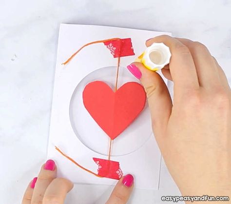 Spinning Heart Valentines Day Card - Easy Peasy and Fun Spinning Heart Card, Valentine’s Day Diy Card, Kids Valentine Cards Diy, Easy Valentine Cards, Valentine Paper Crafts, Valentine Kids, Valentine Heart Card, Valentines Day Cards Handmade, Diy Valentines Cards