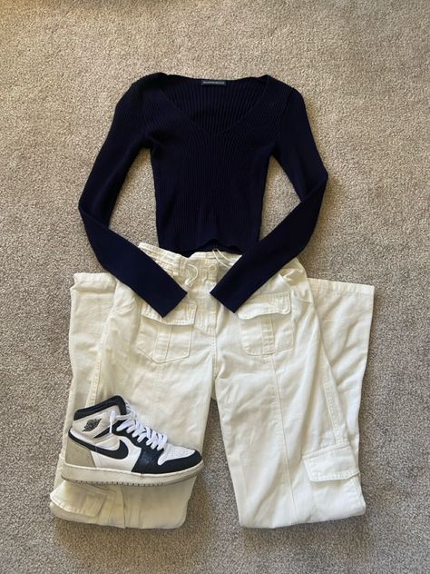 Outfit Escuela, Trendy Outfits For Teens, Casual School Outfits, School Fits, Simple Trendy Outfits, Cute Everyday Outfits, Really Cute Outfits, Cute Simple Outfits, Basic Outfits