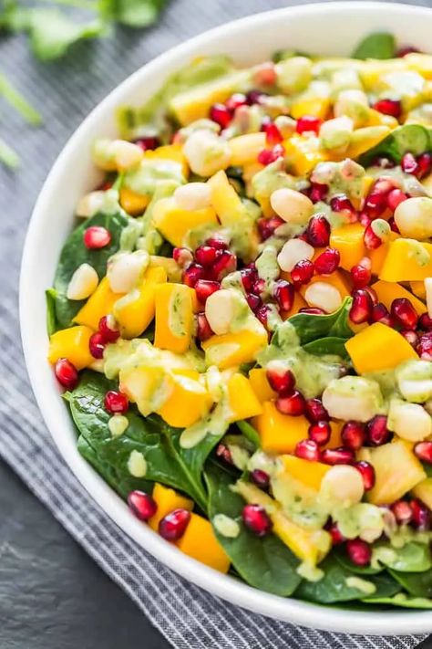 Tropical Spinach Salad with Creamy Coconut Lime Dressing Hawaiian Salads Green, Hawaiian Salad, Super Salads, Food Van, Paleo Salads, Yummy Salads, Tropical Food, Tropical Salad, Tossed Salad