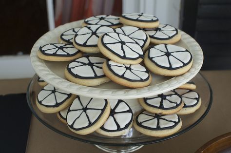 Bike themed kids party - CUTE HOMEMADE "BIKE WASH" #eSpokes #bikes #electricbikes Bike Themed Party, Bike Cookies, Bicycle Birthday Parties, Bicycle Birthday, Bicycle Party, Bicycle Cake, Bike Birthday Parties, Bike Parade, Bike Party