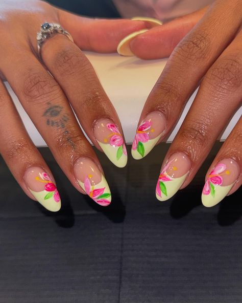 spring is approaching ⚡️🧚🏻‍♀️💐 been loving all my colorful sets ✨🤩 • @vbeautypure #valentinobeautypure #nailart #albany #nails #nailsofinstagram #nailsoftheday #nailsdesign #nailsonfleek #nailsnailsnails #nailtech #nailtechlife #nailpro #nailsmagazine #nailinspo #nailideas #nailitdaily #explore #explorepage #trendynails #trendingnails #trendingnow #birthdaynails #upstateny #taurus #nails2inspire Margarita Nails, Stylish Acrylic Nails, Trendy Acrylic Nails, Island Nails, Spring Acrylic Nails, Glamour Nails, Summery Nails, French Tip Acrylic Nails, Classy Acrylic Nails