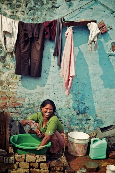 Vera Amazing India, Clothes Hanging, Fotografi Kota, India Photography, Photographie Portrait Inspiration, India People, We Are The World, Varanasi, People Of The World