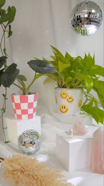 Diy Clay Plant Pots Aesthetic, Trippy Painted Pots, Hand Painted Plant Pots Aesthetic, Checkered Plant Pot, Yellow Plant Pot Painting Ideas, Teracotta Pots, Face Plant Pot, Pastel Danish, Planting Pot