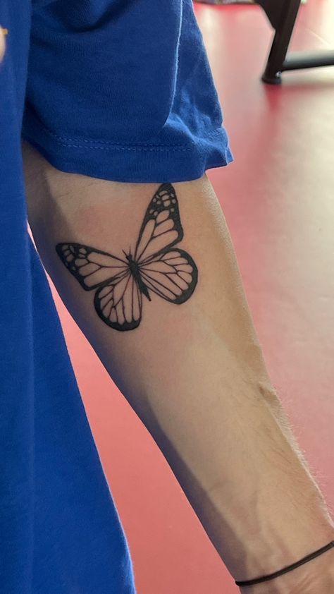 Mens Butterfly Tattoo, Bee Tattoos, Unique Butterfly Tattoos, Butterfly Tattoo Ideas, Simple Tattoos For Guys, Small Butterfly Tattoo, Wrist Tattoos For Guys, Small Pretty Tattoos, Unique Butterfly