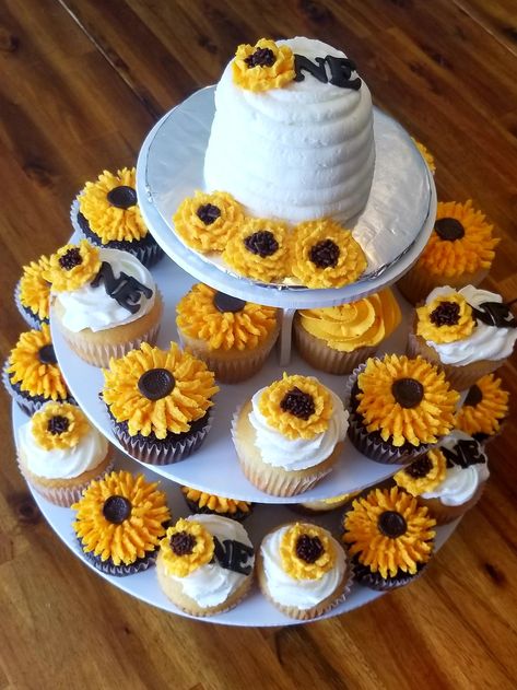 Sunflower First Birthday Cake, Sunflower Smash Cake 1st Birthdays, Sunflower 1st Birthday Party Girl, Sunflower First Birthday Girl, Sunflower Smash Cake, Smash Cupcake, Sunflower First Birthday, Sunflower Cupcakes, Sunflower Birthday