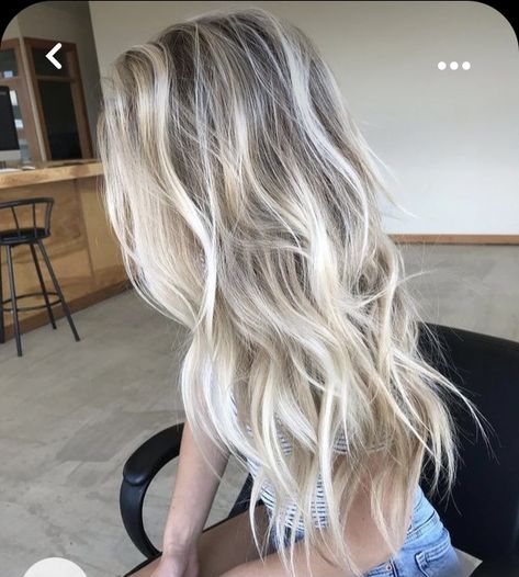 Blonde Hair With Roots, Bright Blonde Hair, Summer Blonde Hair, Icy Blonde Hair, Dark Roots Blonde Hair, Blonde Hair Inspiration, Blonde Hair Shades, Balayage Hair Blonde, Blonde Hair Looks