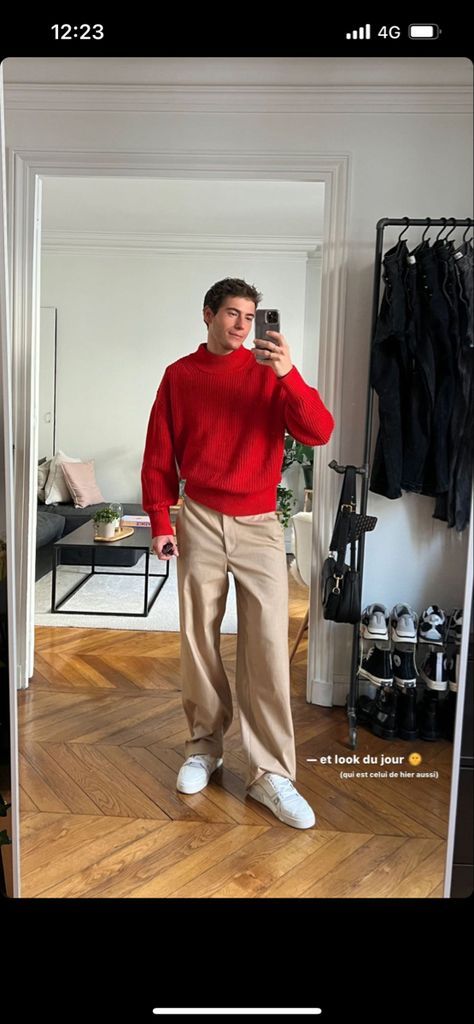 Men Red Sweater Outfits, Red Sweater Outfit Men, Jacob Elordi Street Style, Sweater Outfit Men, Beige Sweater Outfit, Red Sweater Outfit, Outfits Aesthetic Vintage, Manly Fashion, Sweater Outfits Men