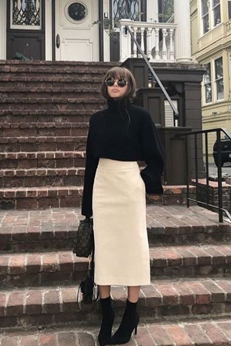 [CommissionsEarned] 11 Must Have Midi Pencil Skirt Outfit Guides To Learn More Immediately #midipencilskirtoutfit Midi Pencil Skirt Outfit, Wool Skirt Outfit, Midi Skirt Outfit Winter, Pencil Skirt Outfits Casual, Outfit Recommendations, Long Skirt Winter, Pencil Skirt Outfit, White Skirt Outfits, Skirt Outfits Fall