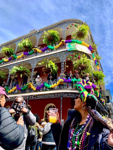 New Orleans Decor, James Patterson Books, Louisiana Bayou, Mardi Gras Outfits, New Orleans Mardi Gras, Mardi Gras Carnival, Mardi Gras Decorations, Vacation Usa, Fat Tuesday