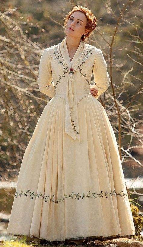 1700s American Fashion, Plus Size Period Clothing, 20 Century Dress, 1720s Dress, Plus Size Medieval Dress, Dresses 1800s Style, 18th Century Dress Aesthetic, Old Time Dresses, 1700s Wedding Dress