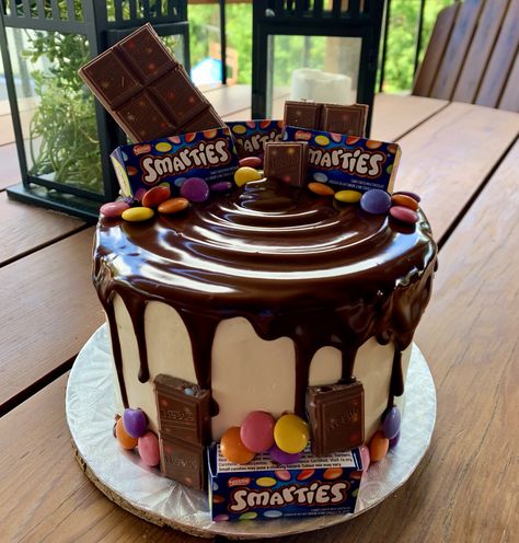 Smarties Cake Birthday, Smarties Cake, Chocolate Ganache Drip, Ganache Drip, 6th Birthday Cakes, Kids Cakes, Boy Birthday Cake, Cakes For Boys, 6th Birthday