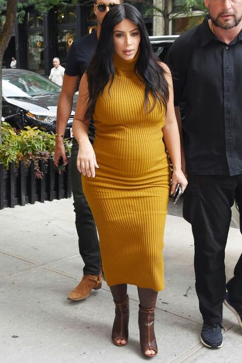 Curvy Pregnancy Fashion, Kardashian Girls, Kim Kardashian Pregnant, Pregnant Celebrity, Pregnant Women Fashion, Celebrity Maternity Style, Cute Maternity Dresses, Maternity Looks, Preggo Fashion