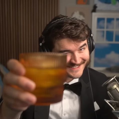 Cheers! 🥃🥃🍻 Schlatt Minecraft Skin, Schlatt Pfp, Jschlatt Pfp, Chill Guy, Cute Schlatt Fanart, Schlatt Fanart, Jschlatt Fan Art Hot, Schlatt Pfp Irl, Jschlatt Hot Pics