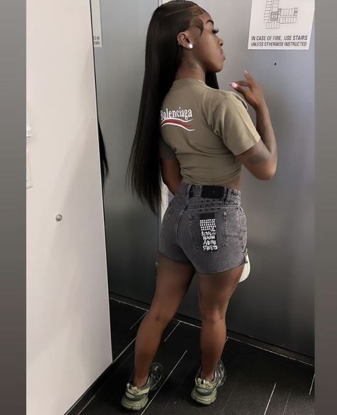 Ksubi Shorts Outfit Black Women, Ksubi Outfit Black Women, Ksubi Shorts Outfit, Ksubi Outfit, Fly Outfit, Cute Birthday Outfits, Swag Outfits For Girls, Girls Summer Outfits